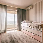 Apartment By The Sea Ii - Calmo Com Piscina E Vista Mar.