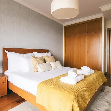 Apartment By The Sea Ii - Calmo Com Piscina E Vista Mar. *