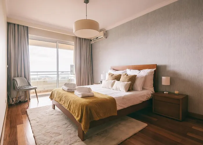 By The Sea Ii - Calmo Com Piscina E Vista Mar. * Funchal (Madeira)